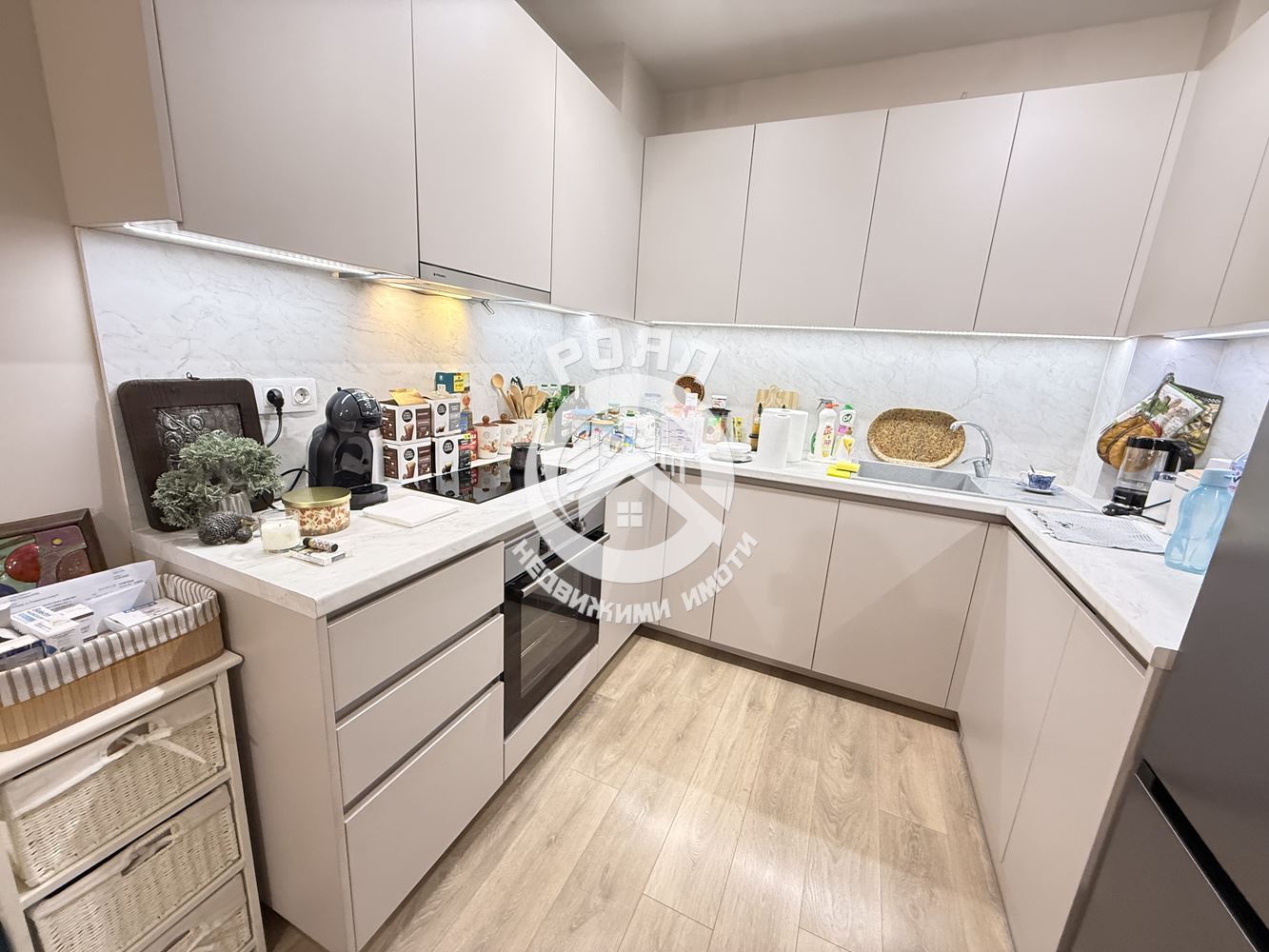 Роял имоти продава напълно обзаведн двустаен апартамент Център,Пловдив - 0