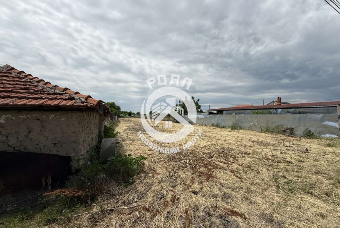 Роял Имоти продава УПИ в с.Скутаре - 0