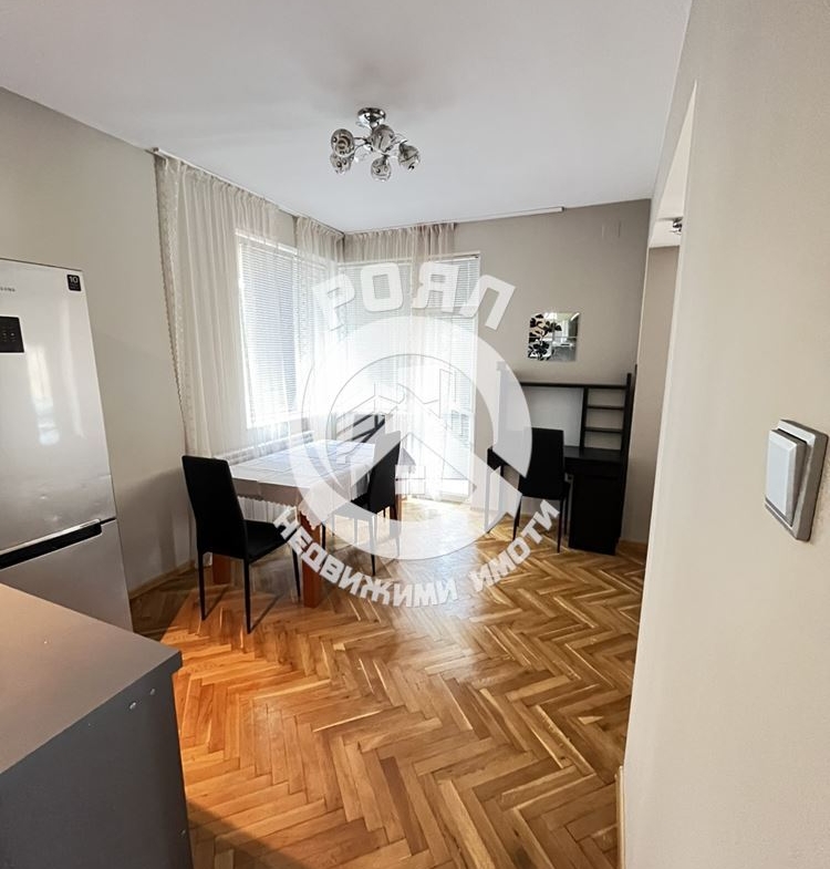 Роял имоти отдава под наем тристаен апартамент, Център, Пловдив - 0