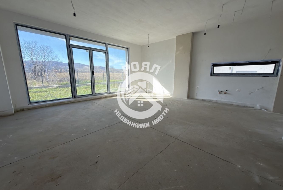 Роял Имоти продава двуетажна къща пред Акт 16 в с. Първенец - 0