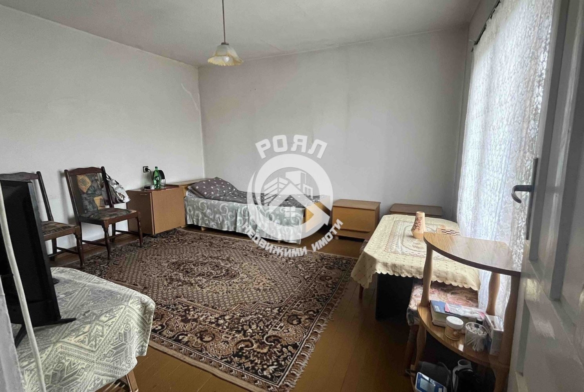 Роял Имоти продава къща в с.Голям чардак. - 0