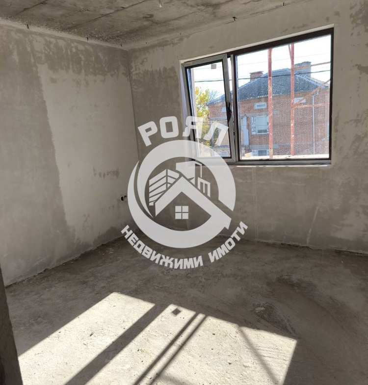 Роял Имоти продава къща в с.Строево, обл. Пловдив - 0