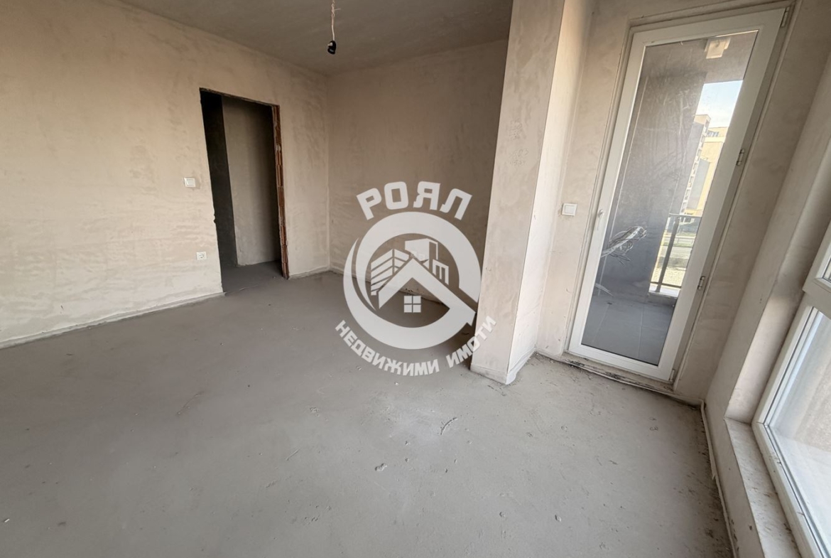 Роял имоти продава Ексклузивно тристаен апартамент, с акт 16, кв.Гагарин, Пловдив - 0