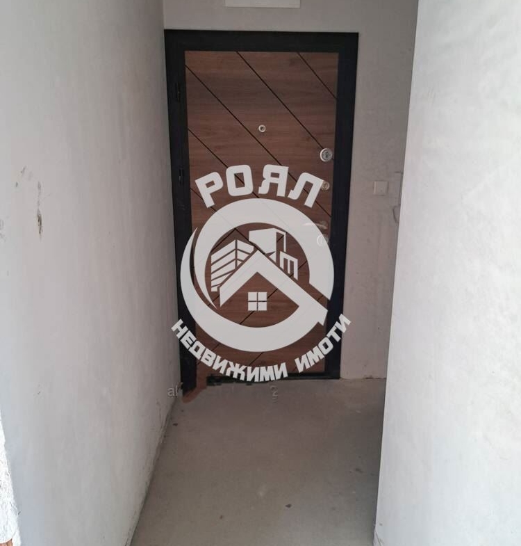 Роял имоти продава двустаен апартамент с веранда в затворен комплекс, гр. Пловдив, р-н Южен - 0