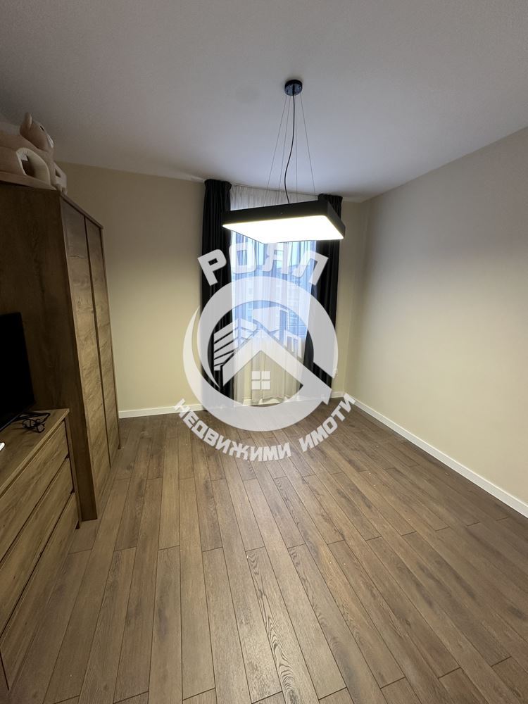 Роял Имоти продава Ексклузивно луксозен, тристаен апартамент в Томов плаза, Тракия, Пловдив - 0