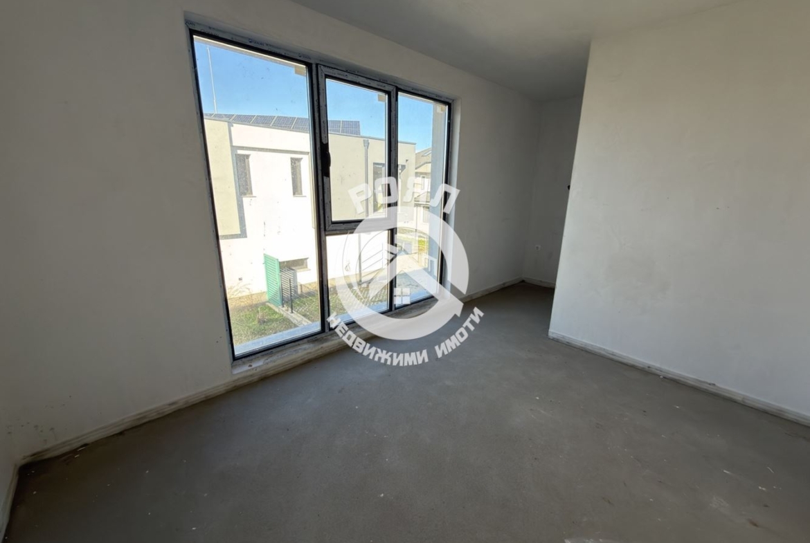 Роял Имоти продава двуетажна къща пред Акт 16 в с. Първенец - 0