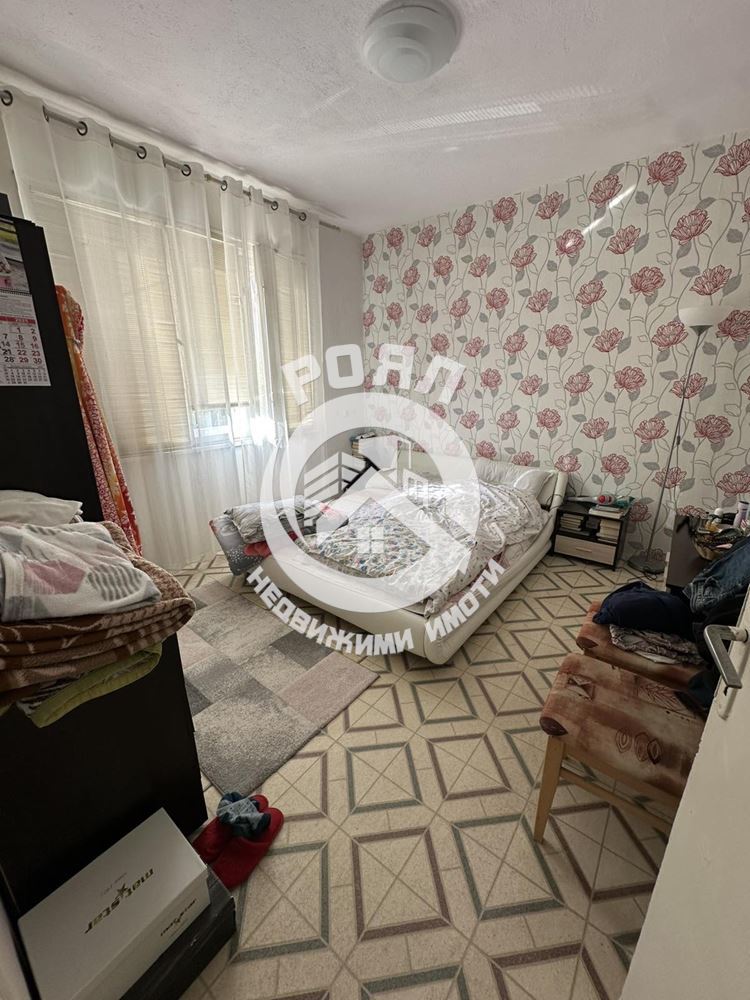 Роял имоти продава триетажна къща , гр.Куклен, обл.Пловдив - 0