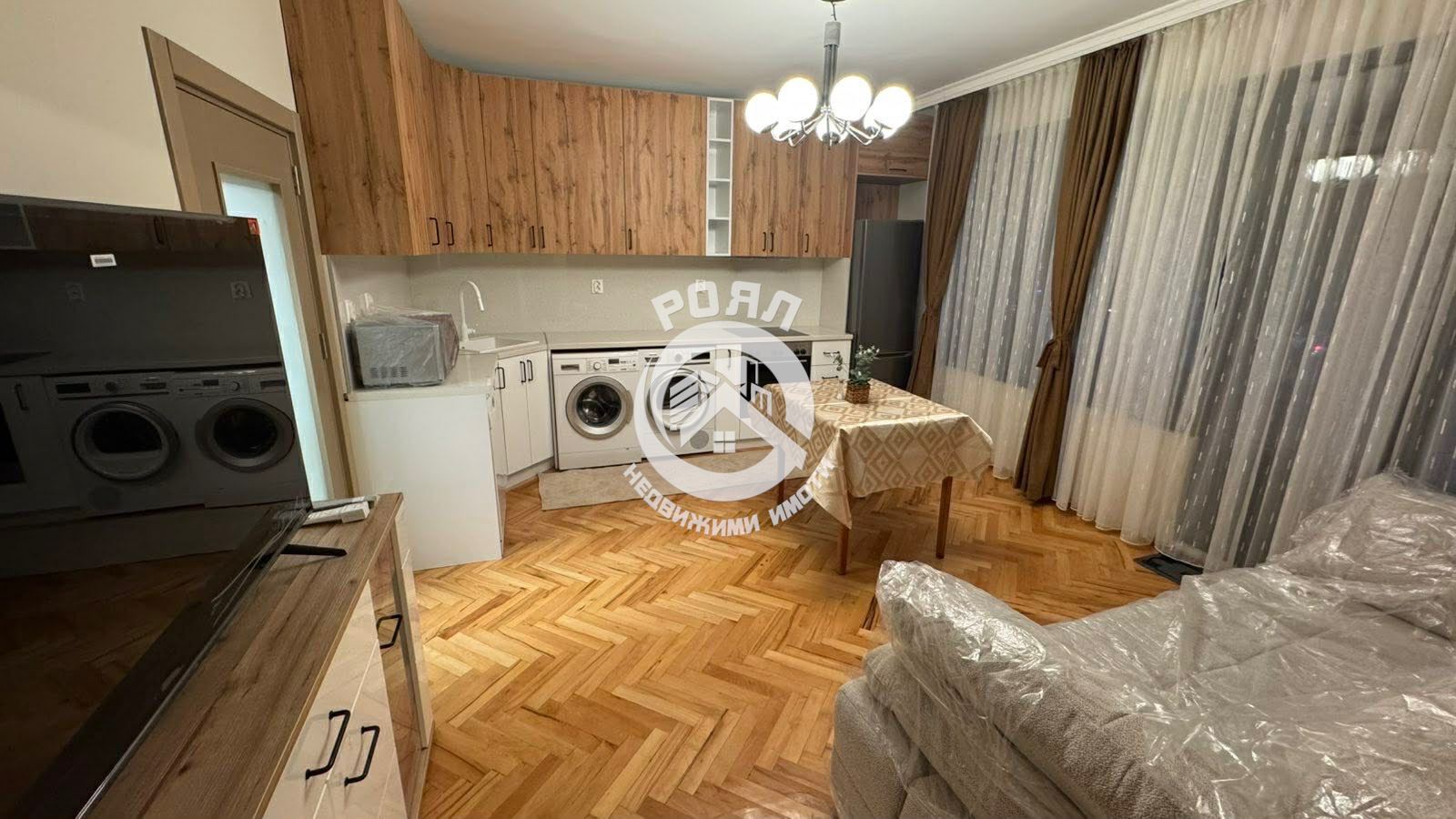 Роял Имоти продава Ексклузивно четиристаен апартамент, Смирненски, Пловдив - 0