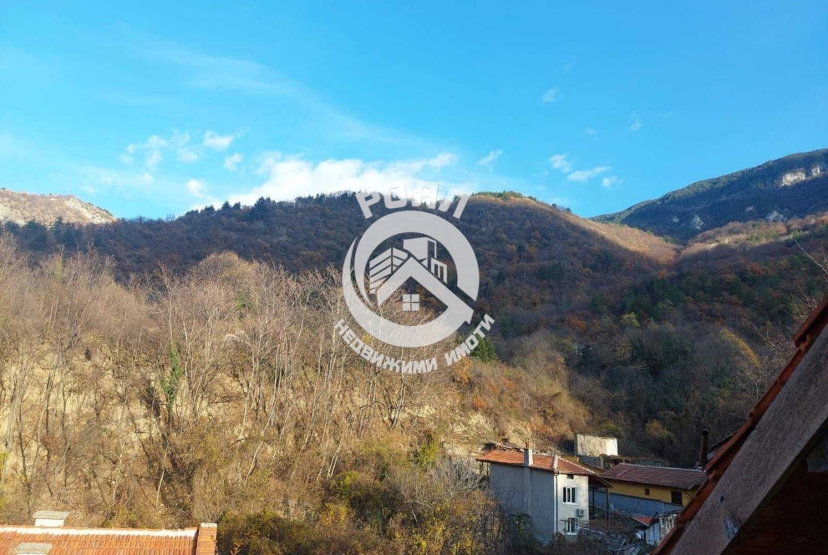 Роял имоти продава къща в с. Бачково - 0