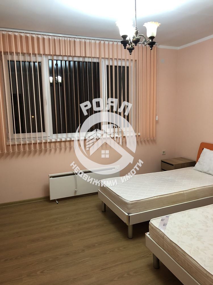 Роял имоти продава тристаен апартамент в гр.Първомай - 0