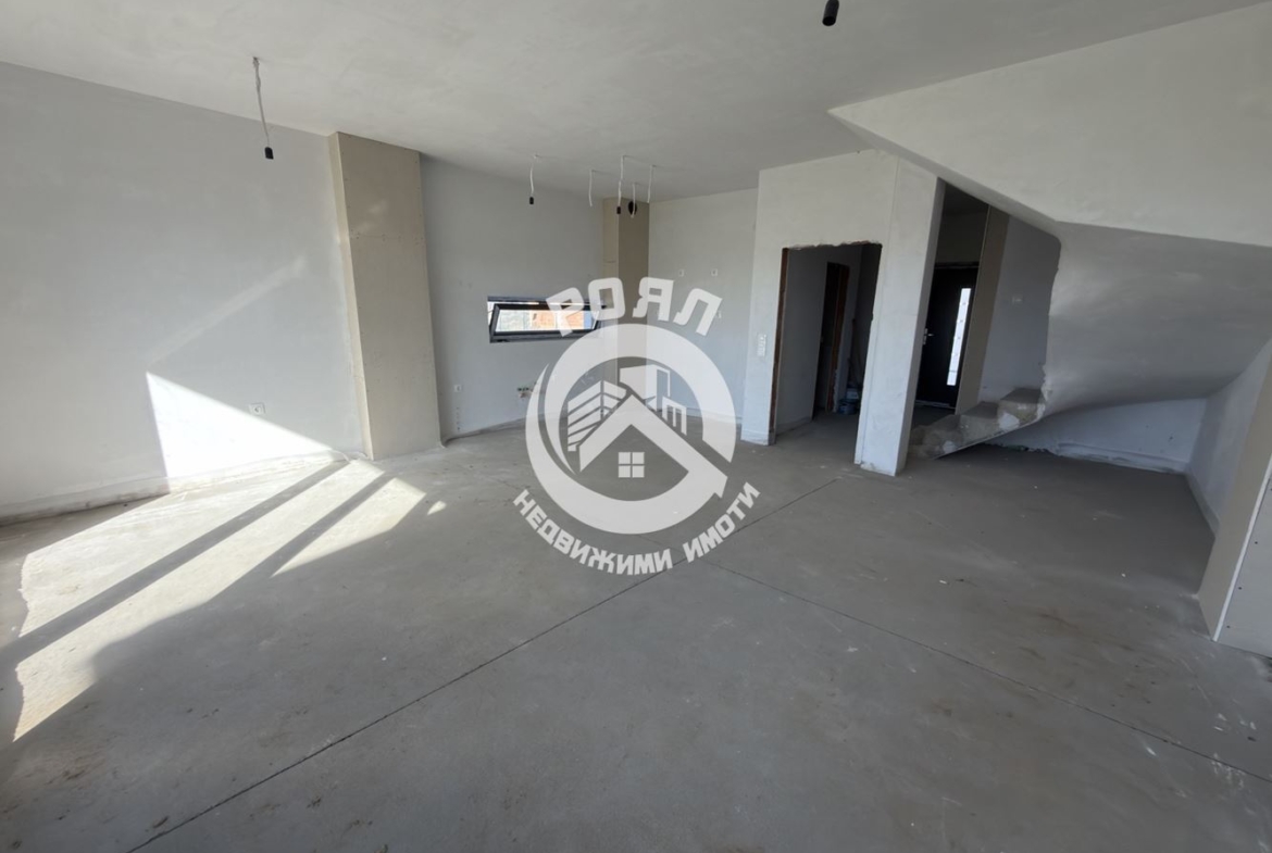 Роял Имоти продава двуетажна къща пред Акт 16 в с. Първенец - 0