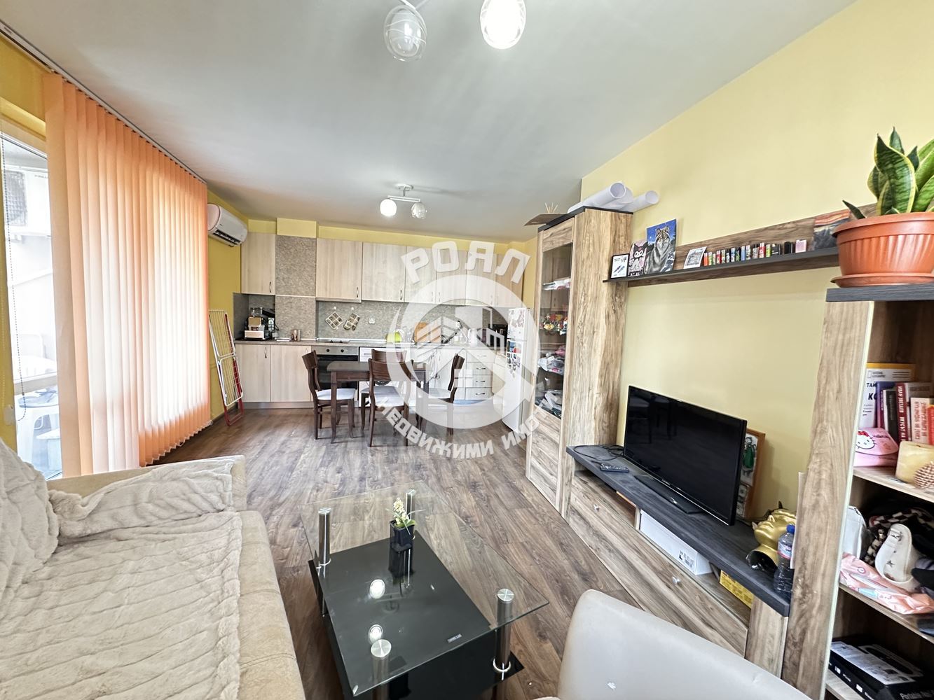 Роял имоти продава тристаен, обзаведен апартамент в кв.Мараша , Пловдив - 0