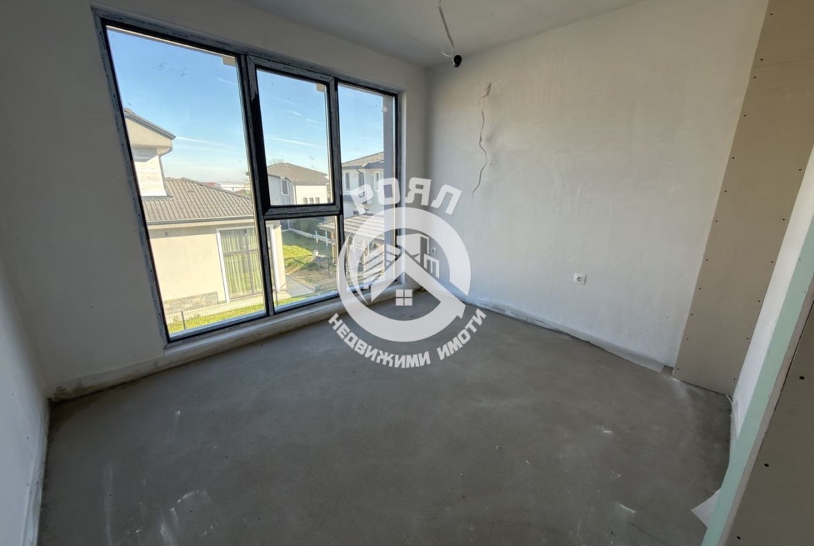 Роял Имоти продава двуетажна къща пред Акт 16 в с. Първенец - 0