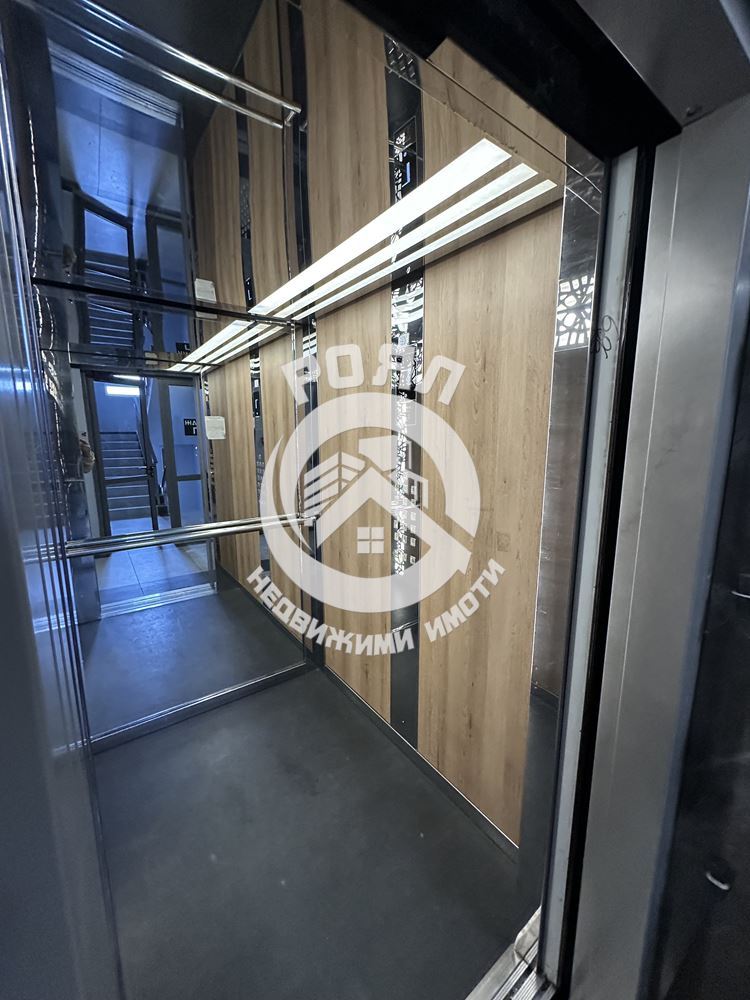 Роял Имоти продава Ексклузивно луксозен, тристаен апартамент в Томов плаза, Тракия, Пловдив - 0