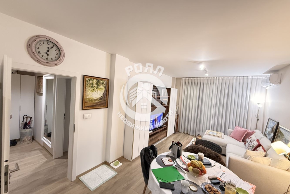 Роял имоти продава напълно обзаведн двустаен апартамент Център,Пловдив - 0