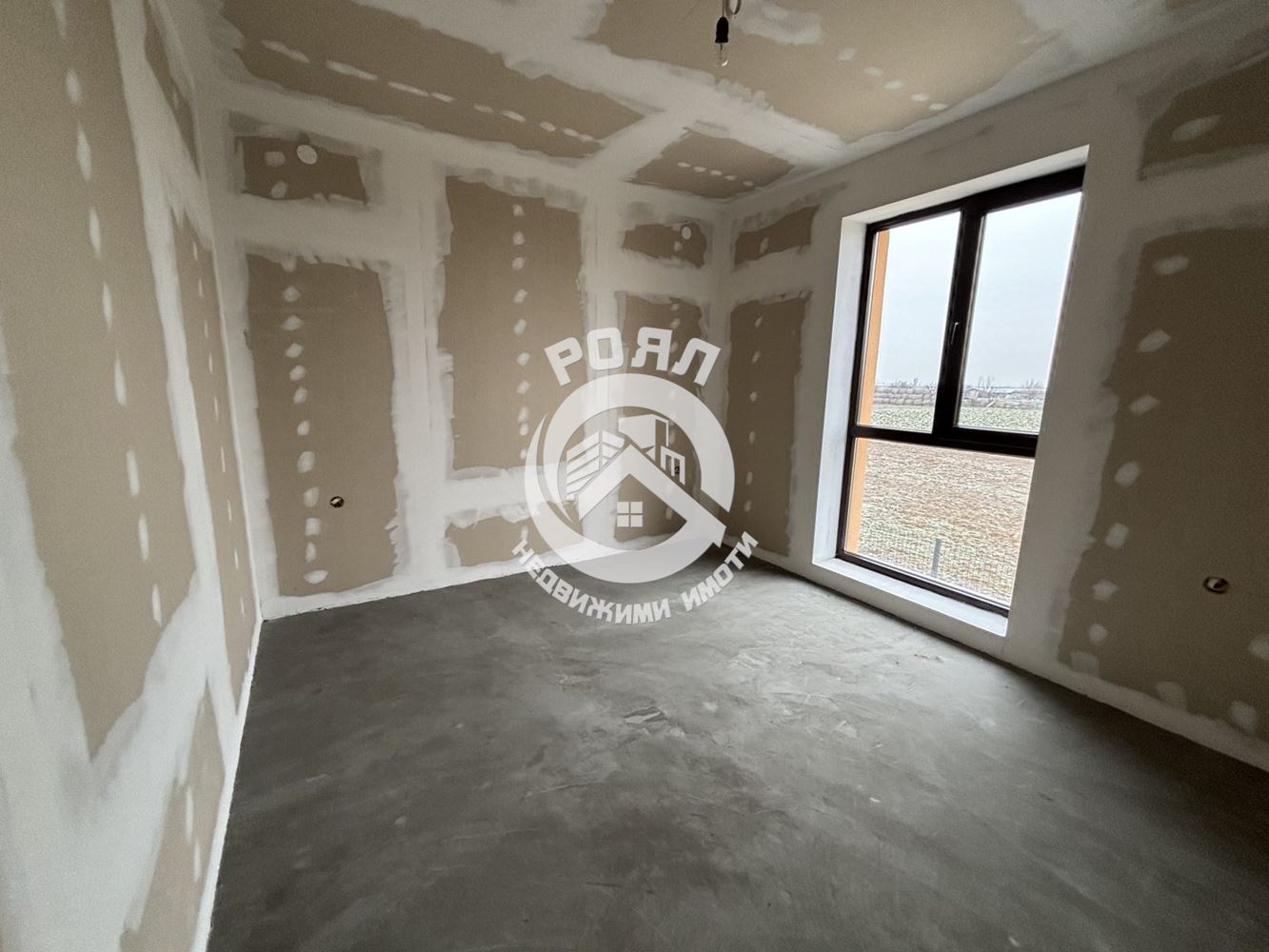 Роял Имоти продава къща в с.Манолско Конаре - 0