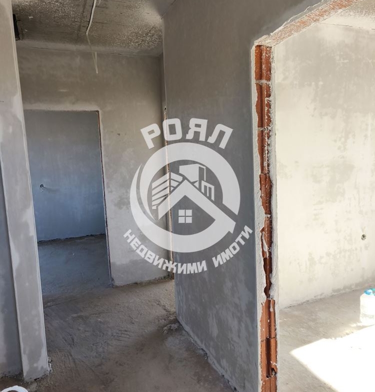 Роял Имоти продава къща в с.Строево, обл. Пловдив - 0