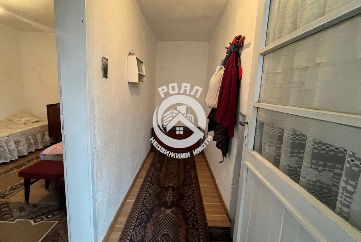 Роял Имоти продава къща в с.Голям чардак. - 0