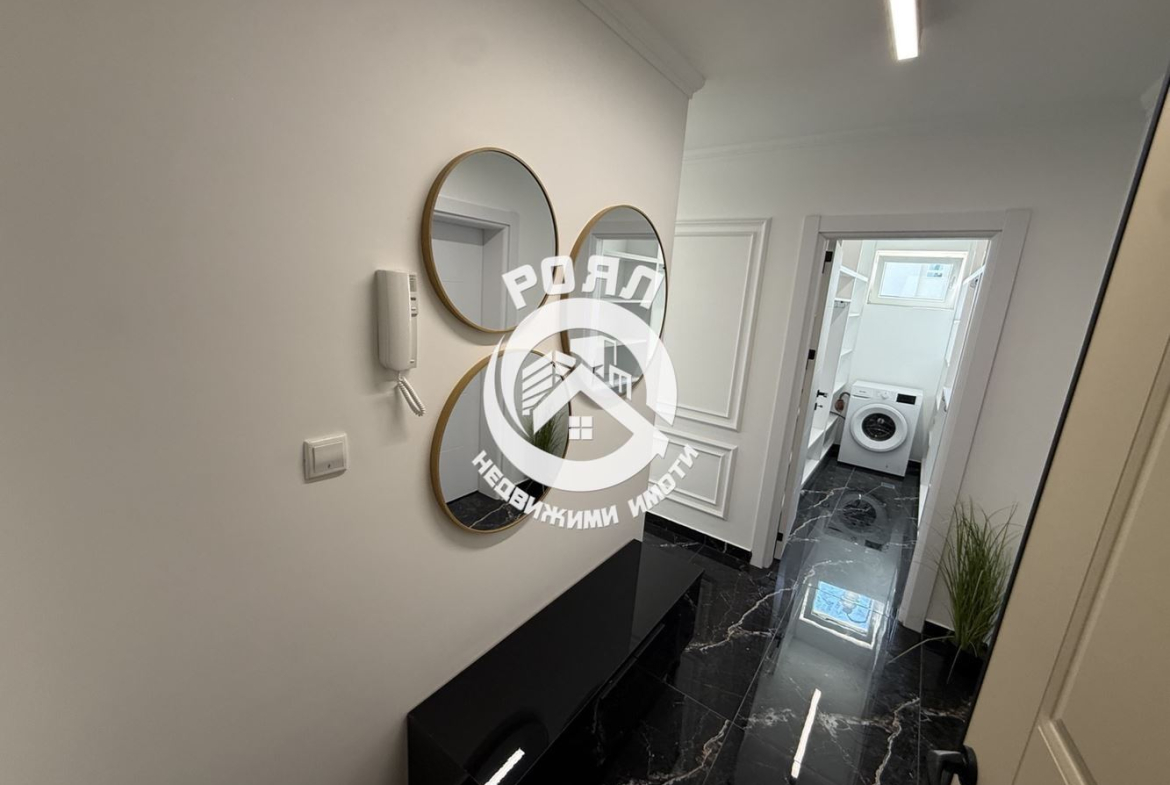 Роял Имоти продава нов, луксозно обзаведен, двустаен апартамент с гараж, Остромила, Пловдив - 0