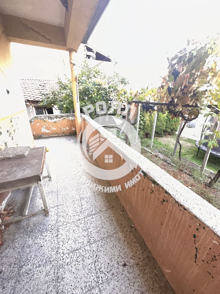 Роял имоти продава самостоятелна къща с двор в Центъра на кв.Прослав ,Пловдив - 0