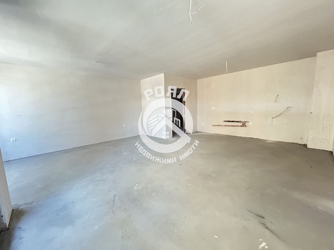 Роял Имоти продава тристаен апартамент в центъра на Пловдив - 0