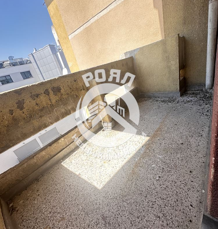 Роял имоти продава тристаен апартамент, Център, Пловдив - 0