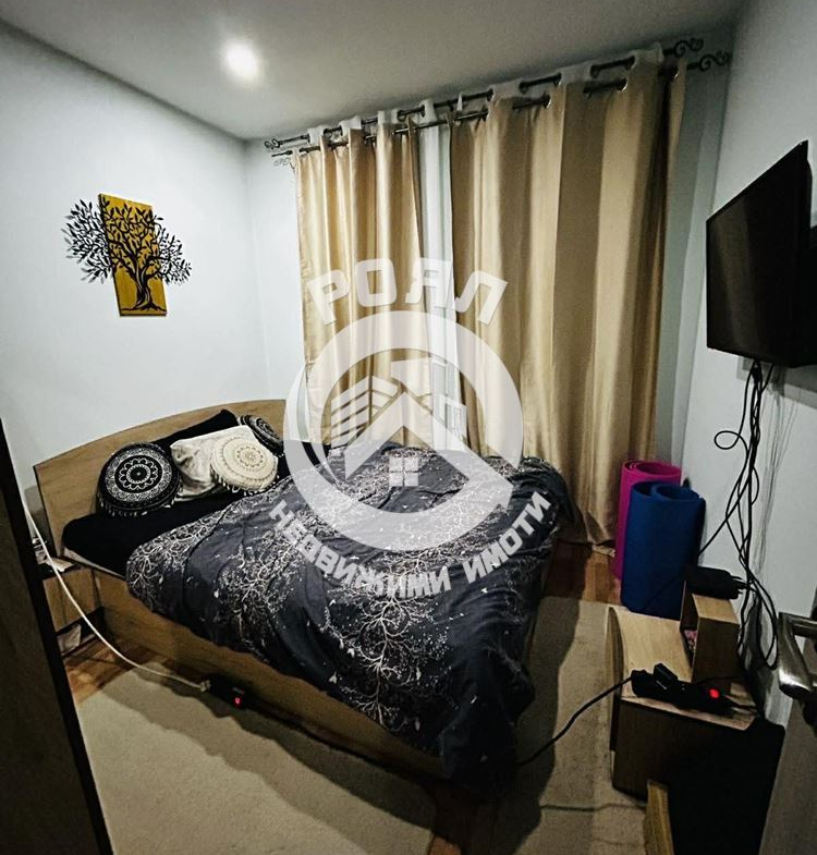 Роял Имоти продава едноетажна къща с двор в гр.Съединение - 0