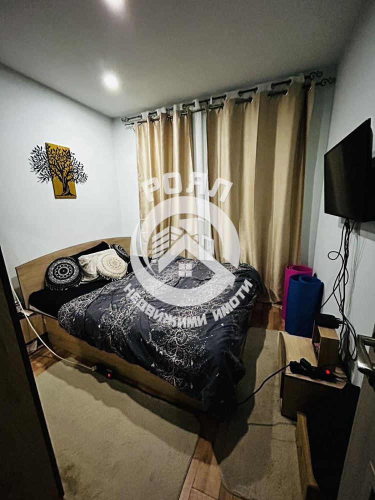 Роял Имоти продава едноетажна къща с двор в гр.Съединение - 0