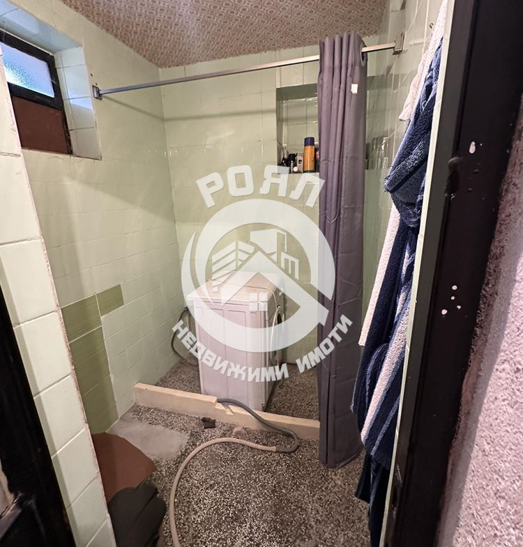 Роял Имоти продава двуетажна къща в село Брестовица - 0