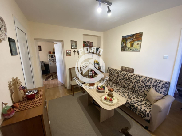 Роял имоти продава два етажа от къща,гр Асеновград,кв.Изток - 0