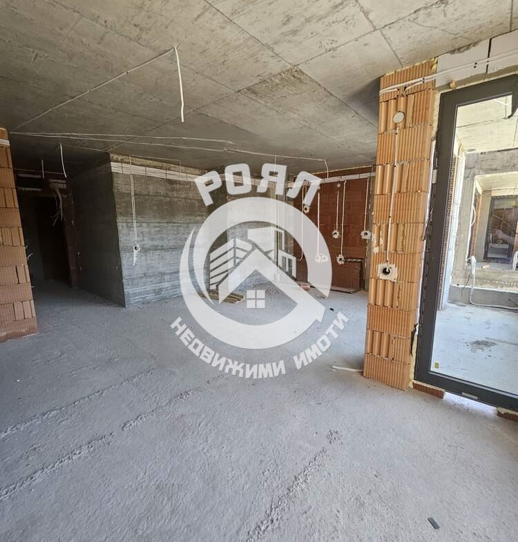 Роял Имоти продава едностаен апартамент в кв.Смирненски - 0