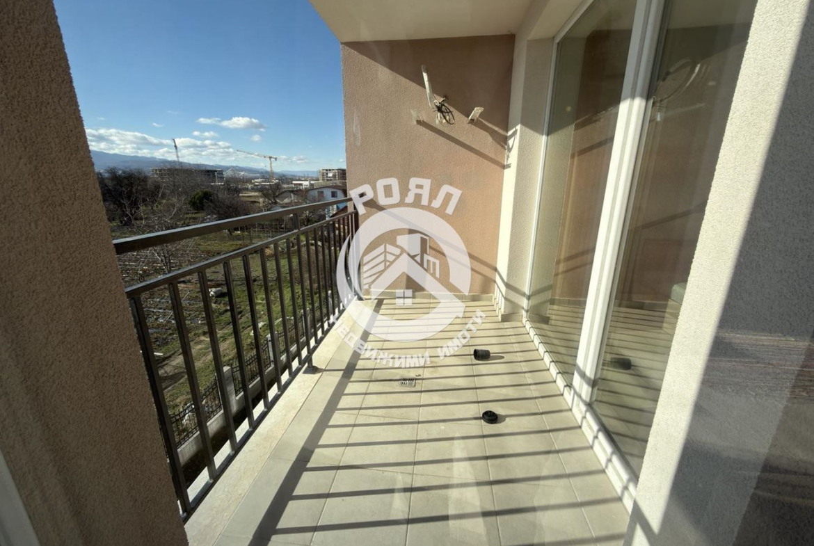 Роял Имоти отдава под наем тристаен апартамент в кв.Беломорски, Пловдив - 0