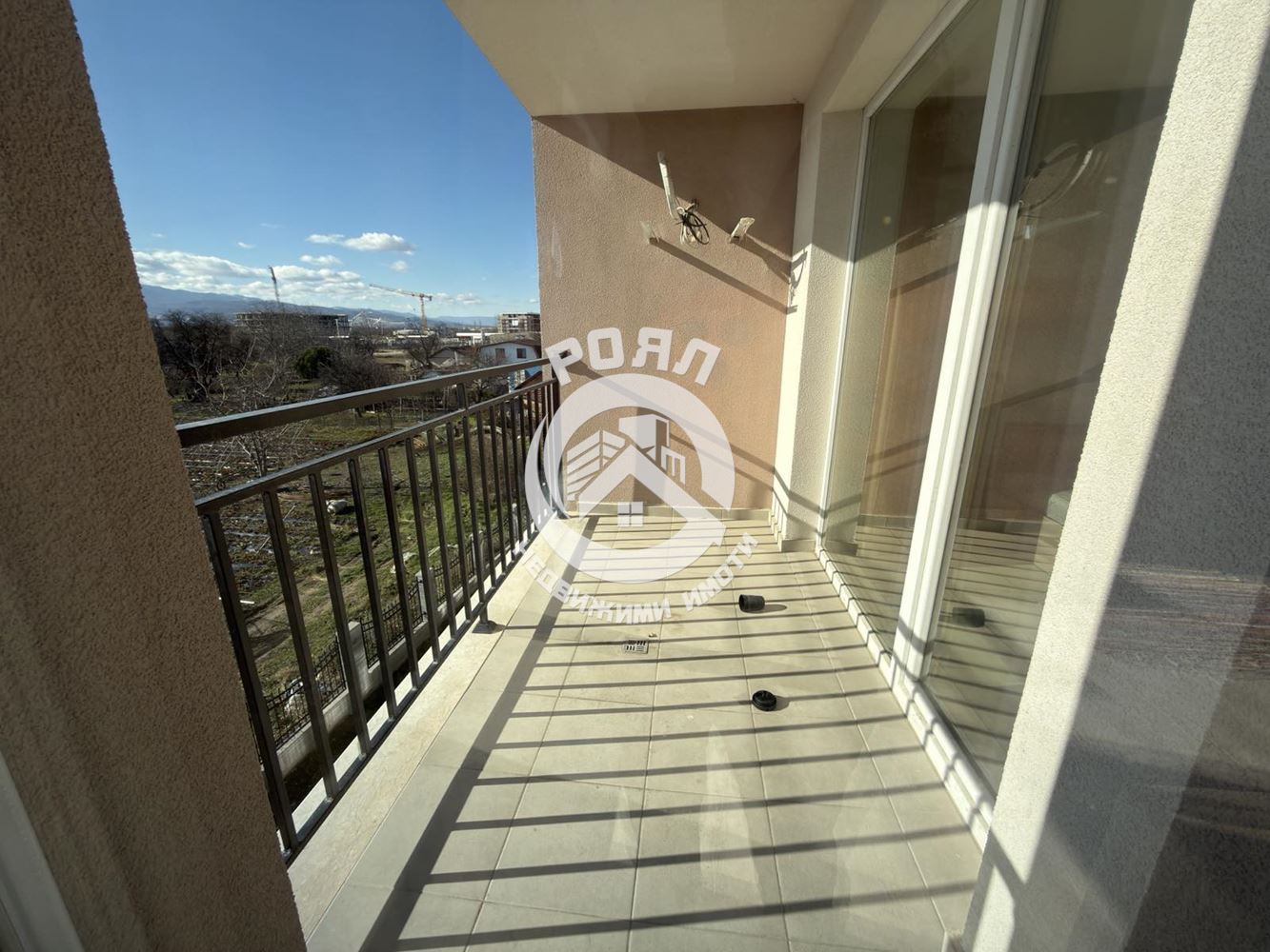 Роял Имоти отдава под наем тристаен апартамент в кв.Беломорски, Пловдив - 0