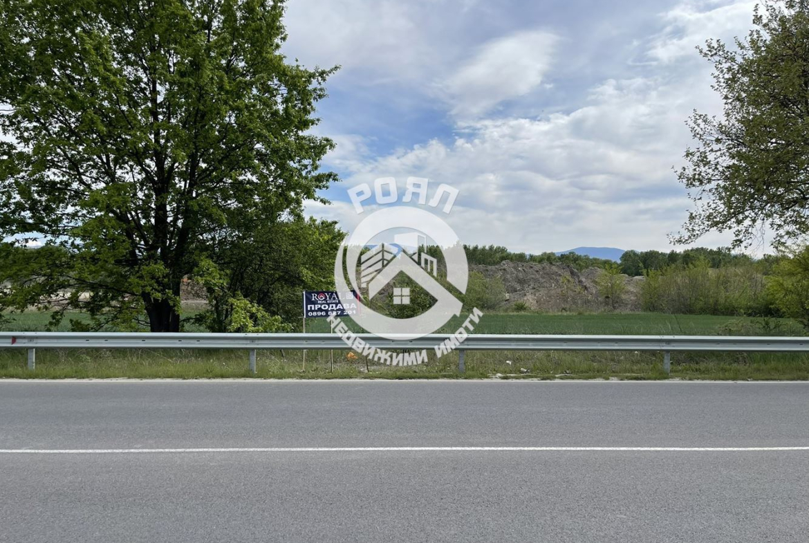 Роял Имоти продава Ексклузивно земеделска земя на Пазарджишко шосе - 0