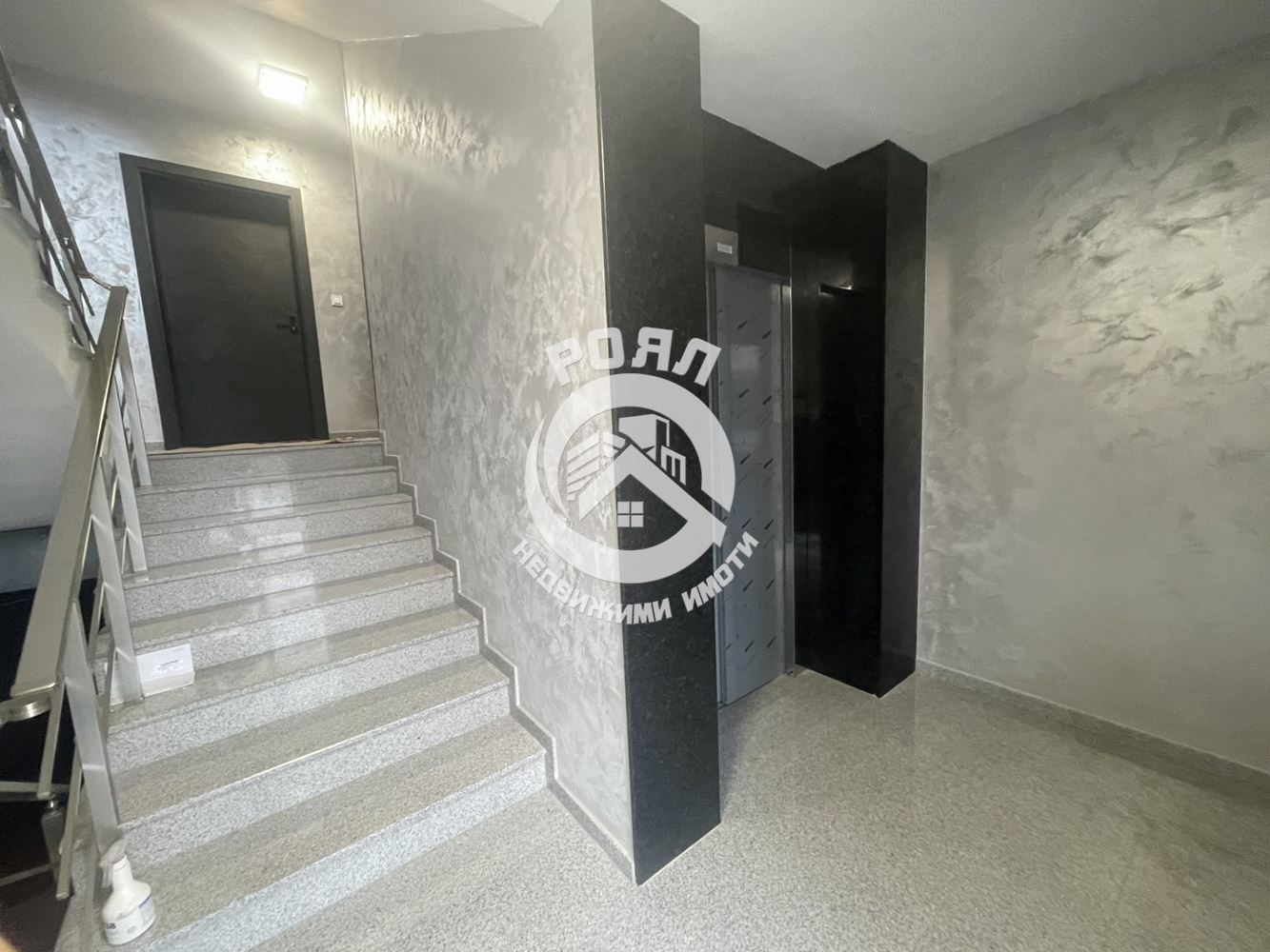 Роял имоти отдава двустаен апартамен под наем,гр Пловдив,кв Запад - 0