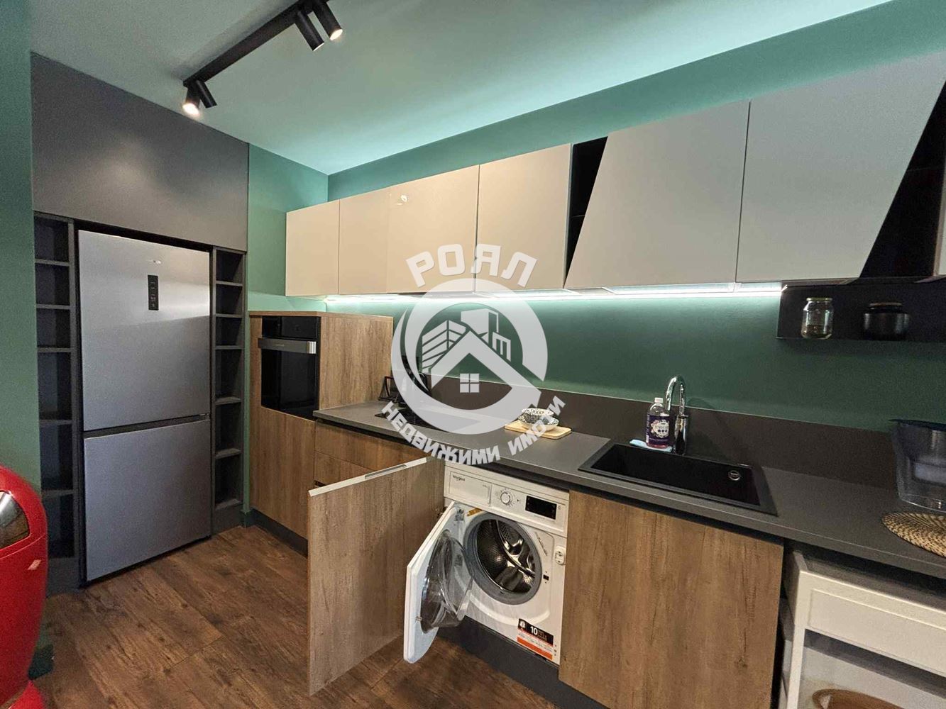 Роял Имоти предлага под наем луксозен двустаен апартамент в Широк Център, Пловдив - 0