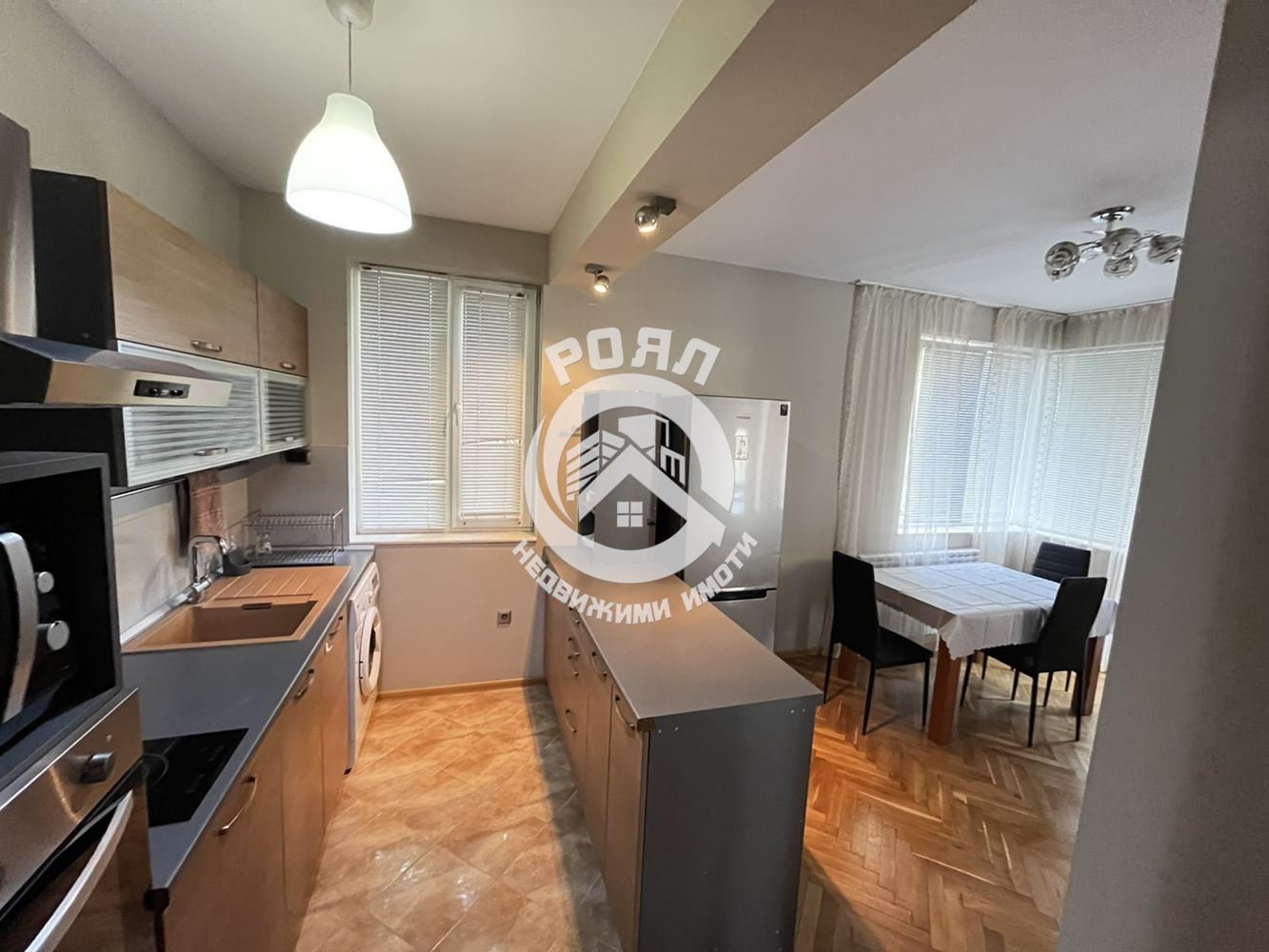 Роял имоти отдава под наем тристаен апартамент, Център, Пловдив - 0