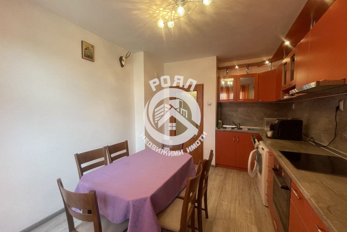 Роял имоти продава ЕКСКЛУЗИВНО тристаен апартамент, кв.Прослав!!!Напълно обзаведен!!!С Гараж и Паркомясто!!! - 0