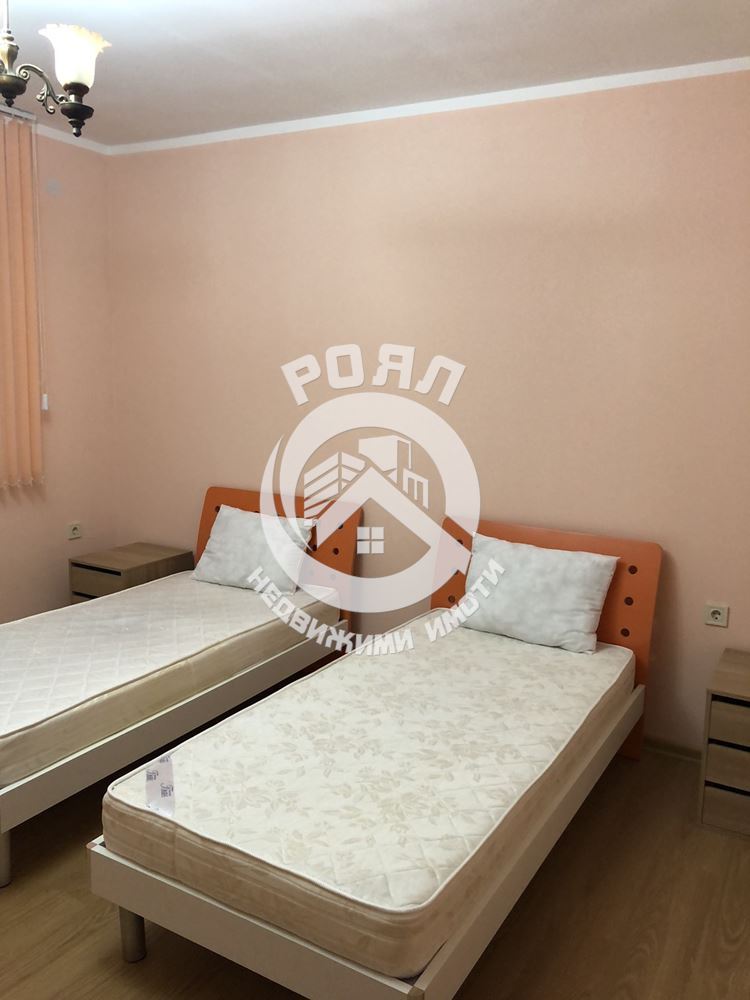 Роял имоти продава тристаен апартамент в гр.Първомай - 0