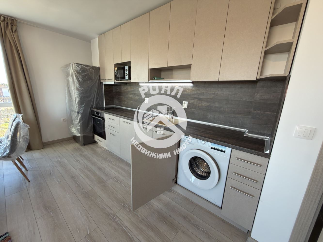 Роял Имоти отдава под наем тристаен апартамент в кв.Беломорски, Пловдив - 0