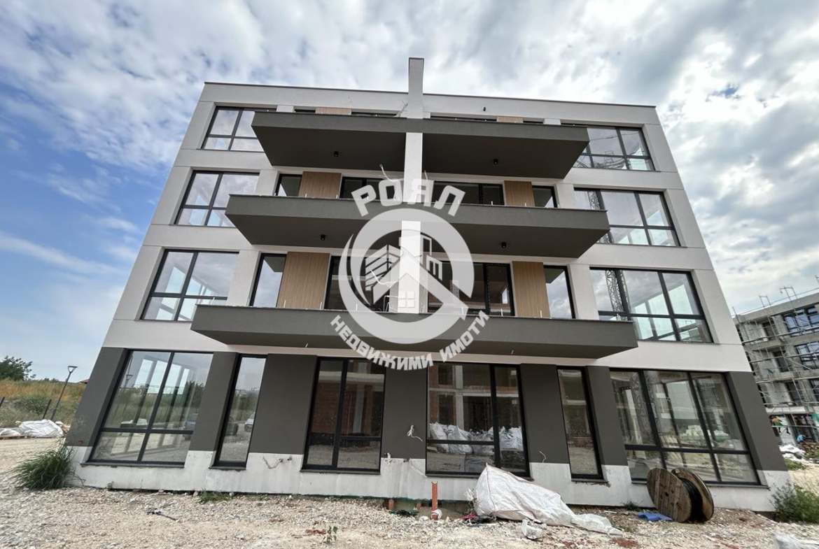 Роял Имоти продава тристаен апартамент в гр.Пловдив,кв.Остромила - 0