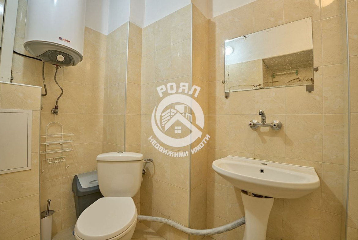 Роял имоти предлага под наем 2-стаен апартамент,Гр.Пловдив,Център - 0