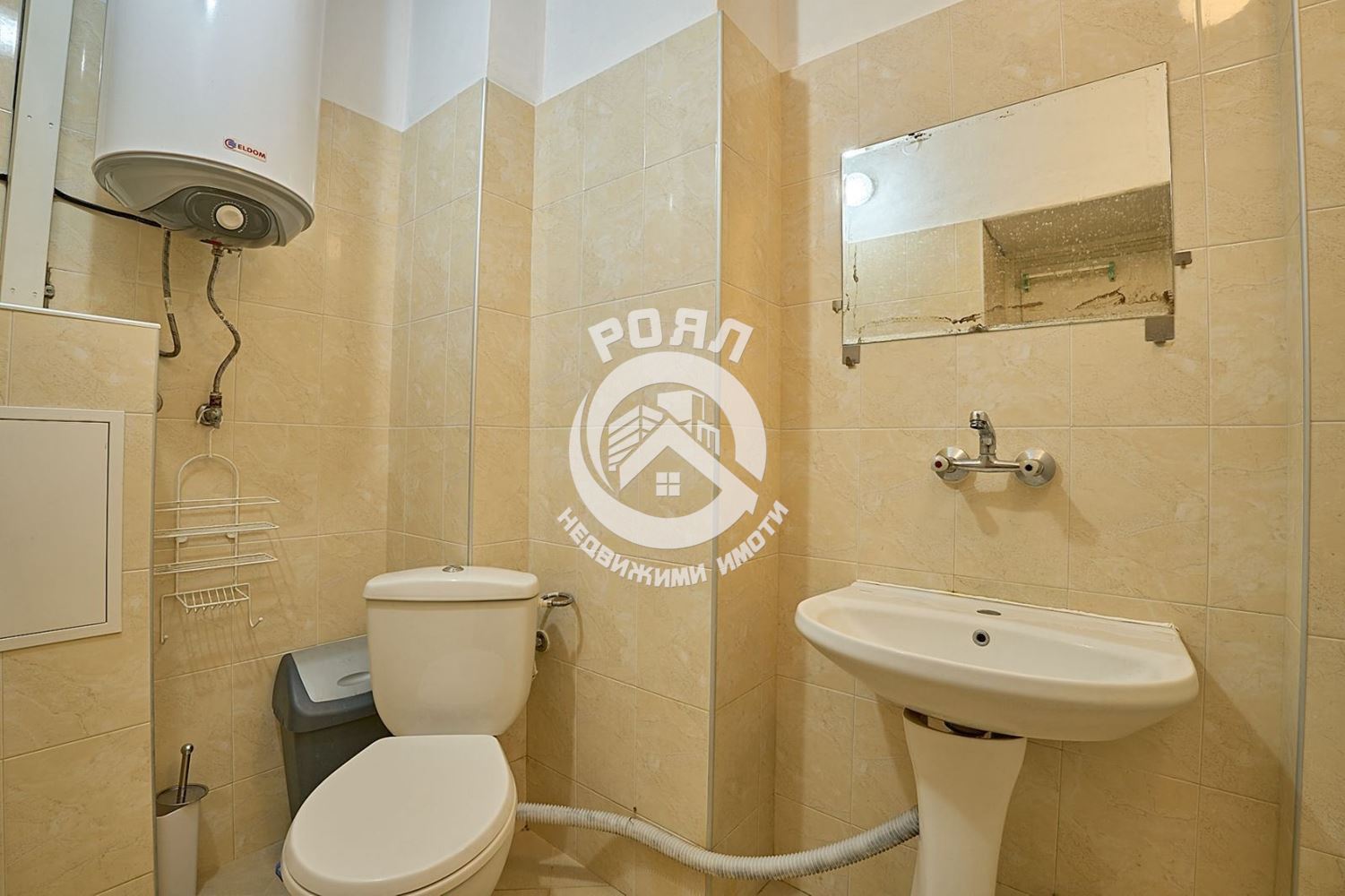 Роял имоти предлага под наем 2-стаен апартамент,Гр.Пловдив,Център - 0