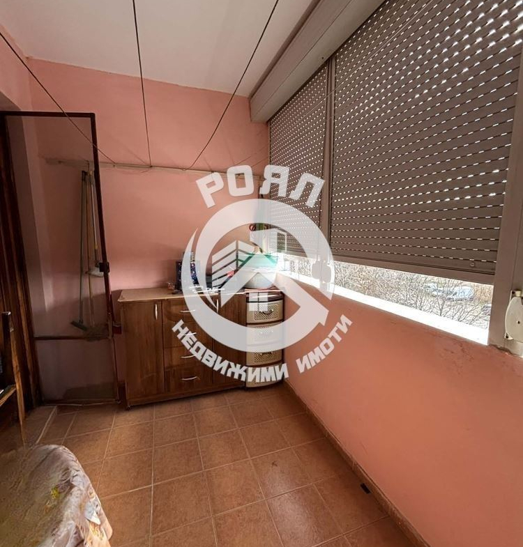 Роял Имоти продава ЕКСКЛУЗИВНО двустаен апартамент с три отделни помещения в кв. Южен, Пловдив - 0