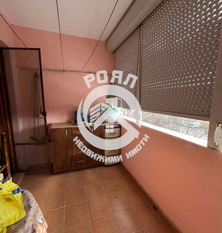 Роял Имоти продава ЕКСКЛУЗИВНО двустаен апартамент с три отделни помещения в кв. Южен, Пловдив - 0