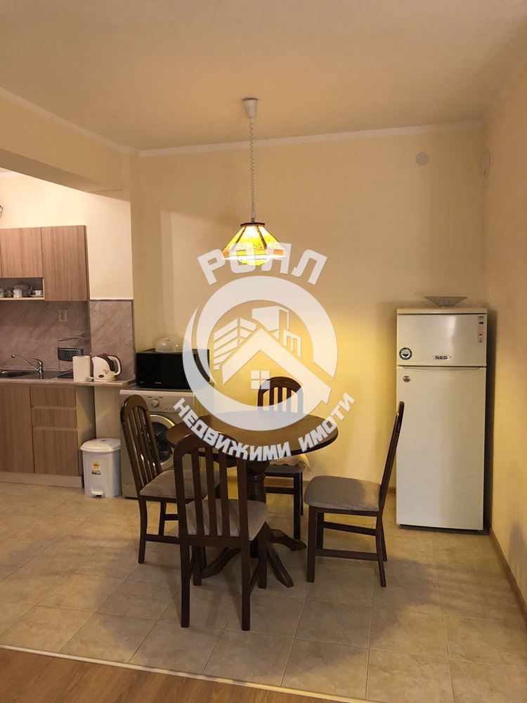 Роял имоти продава тристаен апартамент в гр.Първомай - 0