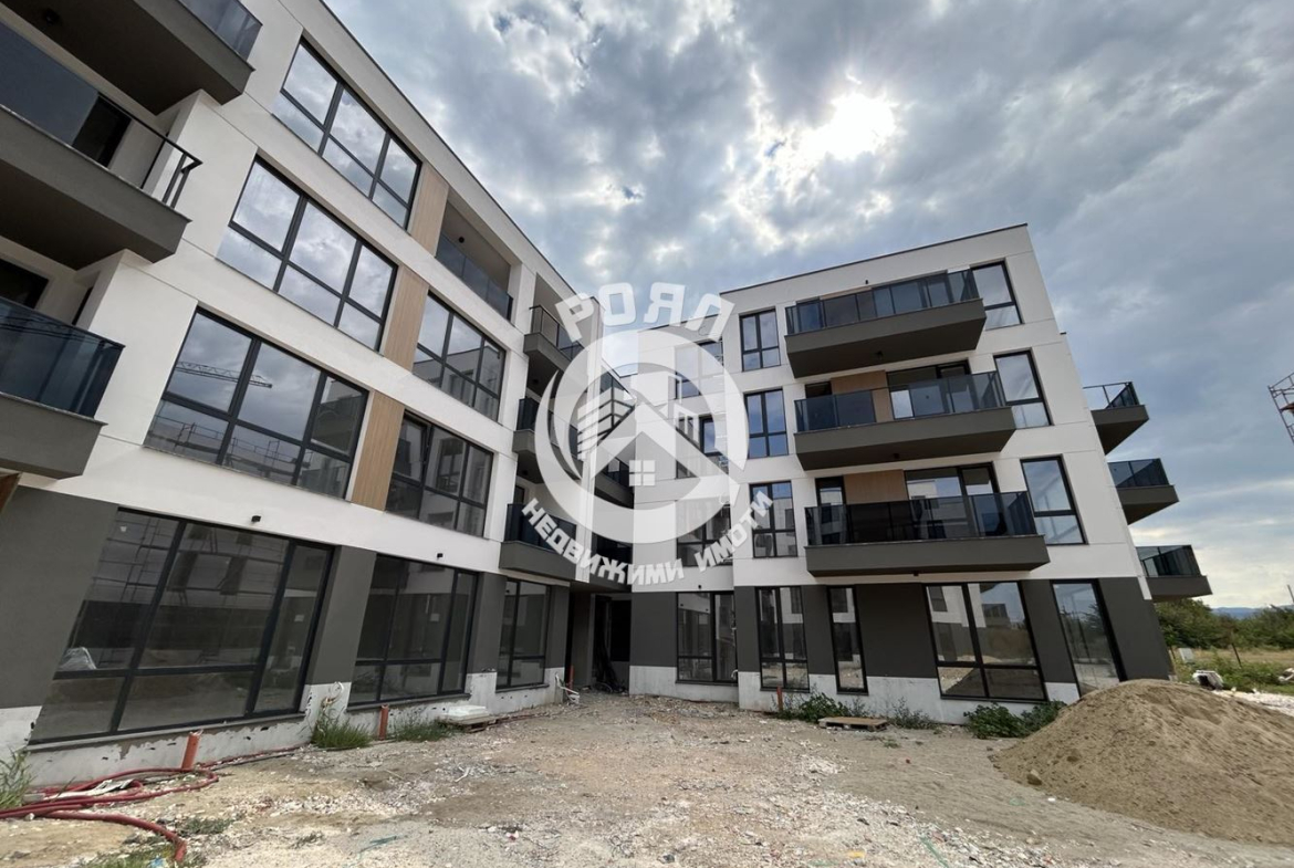 Роял Имоти продава тристаен апартамент в гр.Пловдив,кв.Остромила - 0