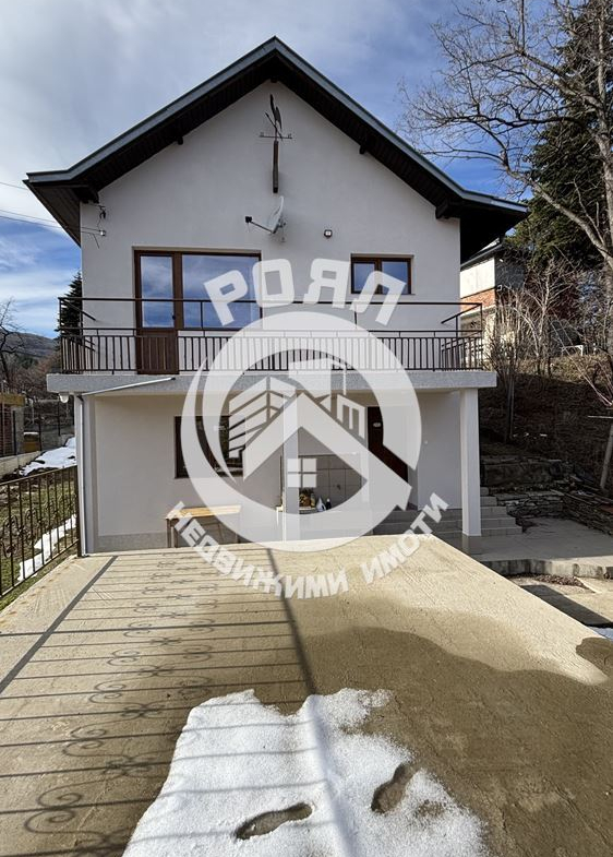 Роял имоти продава двуетажна къща в с.Гълъбово, област Пловдив - 0