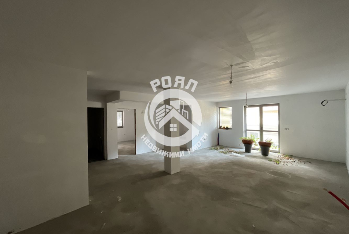 Роял имоти продава ЕКСКЛУЗИВНО тристаен апартамент, с Акт 16, Кършияка, до Новотел Пловдив - 0