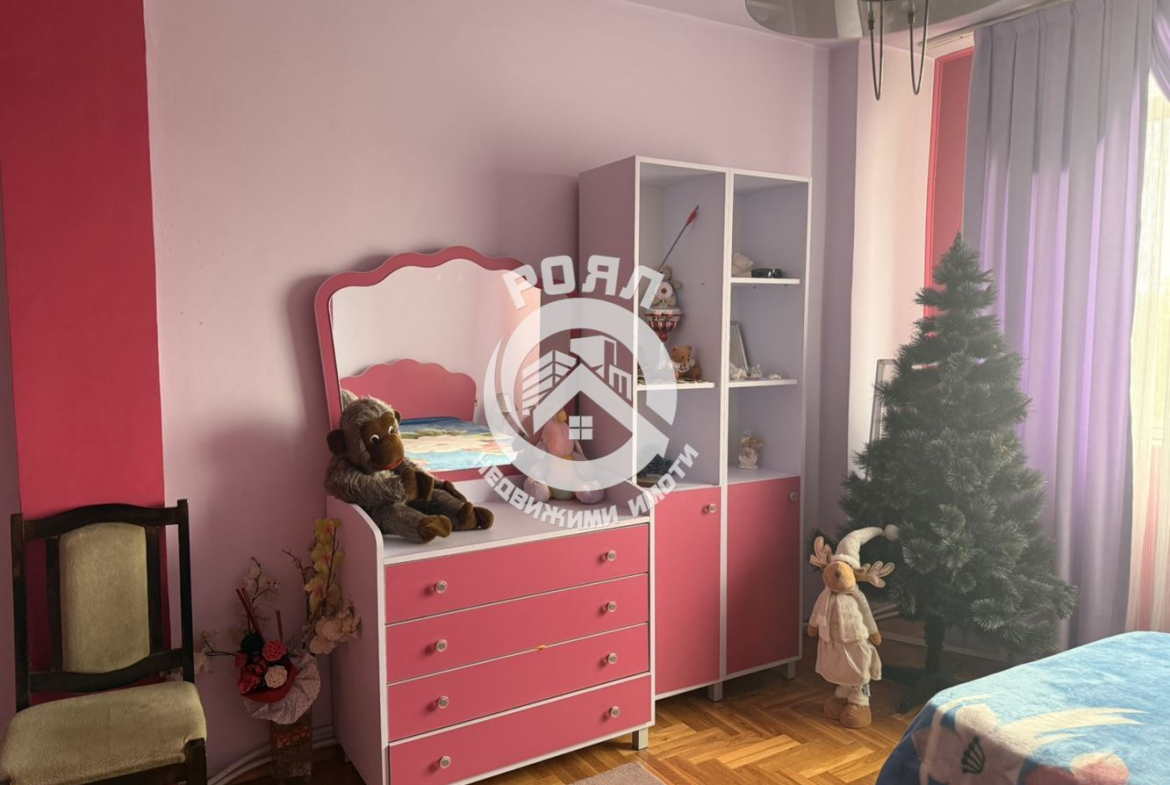 Роял имоти продава Ексклузивно тристаен апартамент в гр. Садово - 0